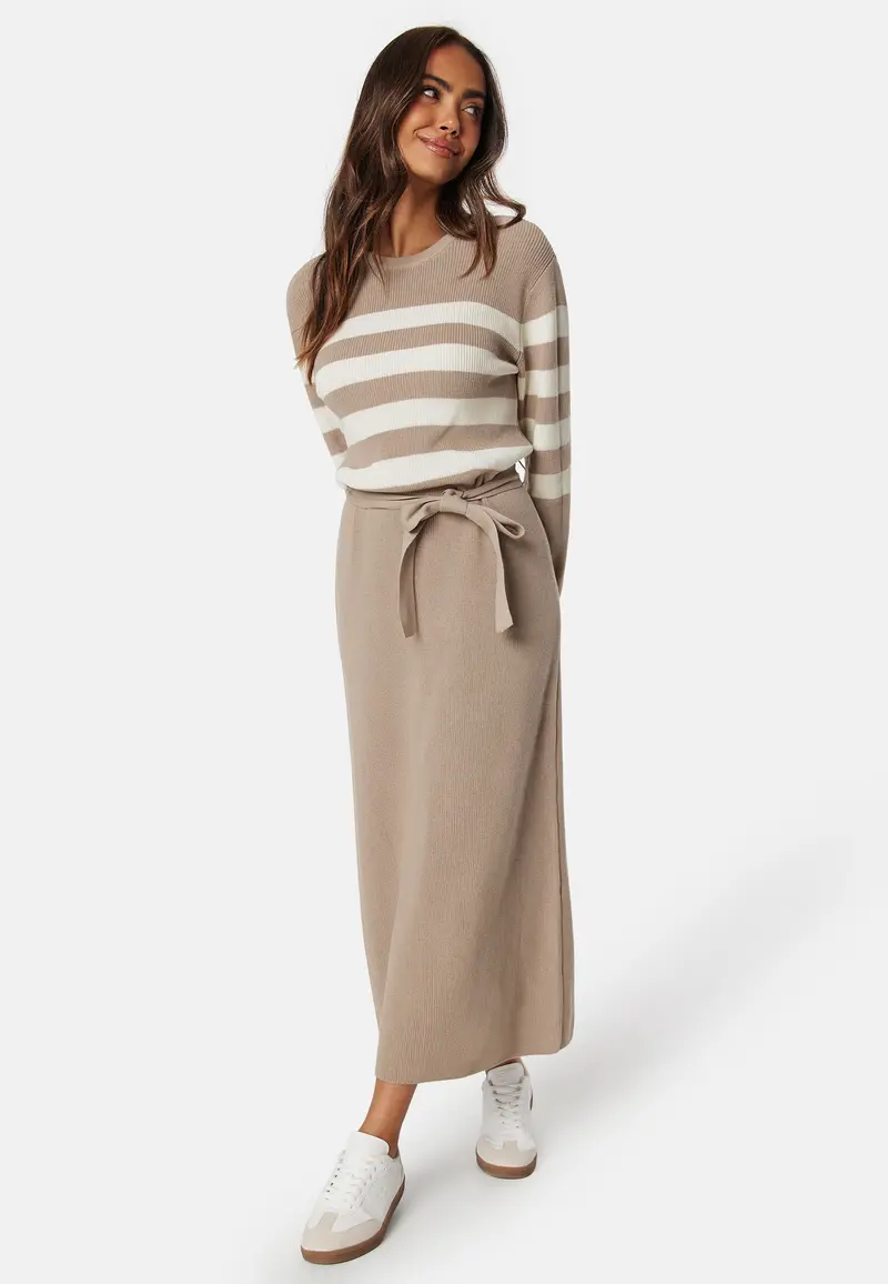 Striped O-neck Knitted Dress