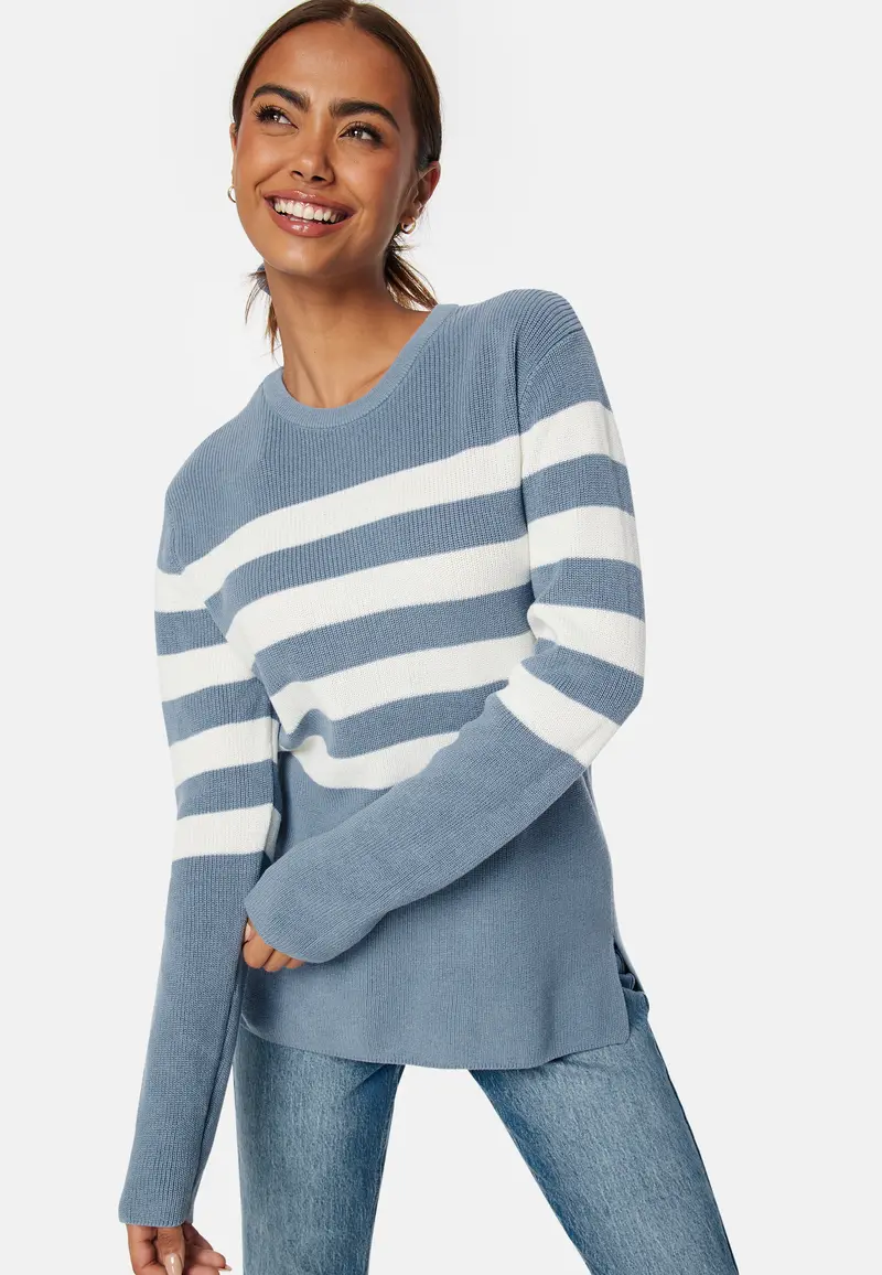 Striped O-neck Knitted Sweater