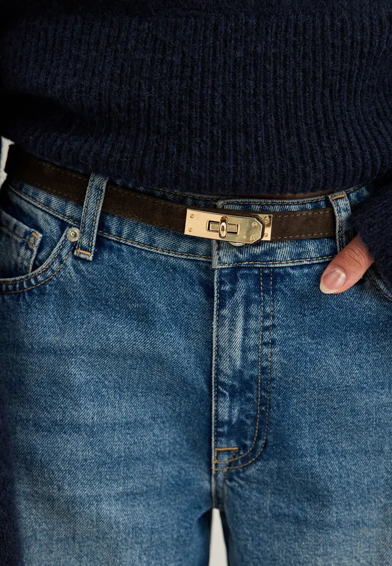 Suede Belt With Turn Lock