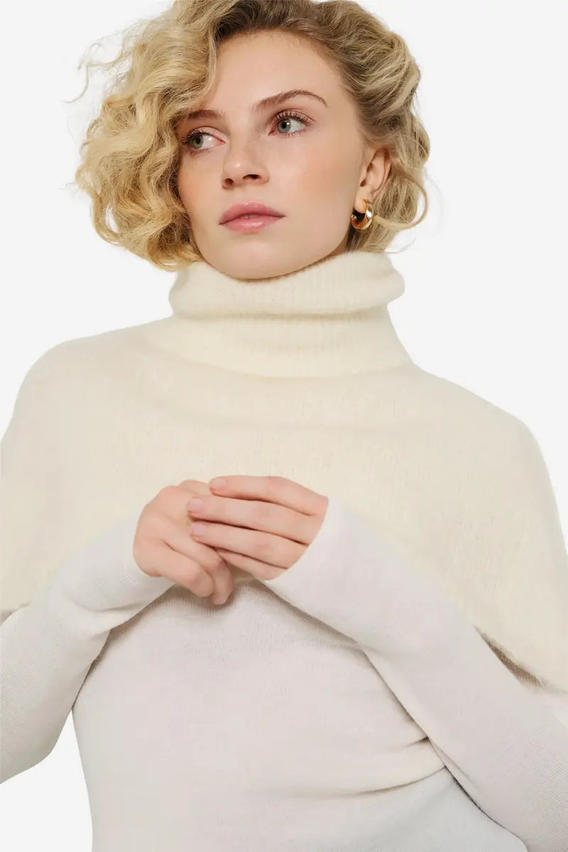 Sylvia Chunky Neck Bright White