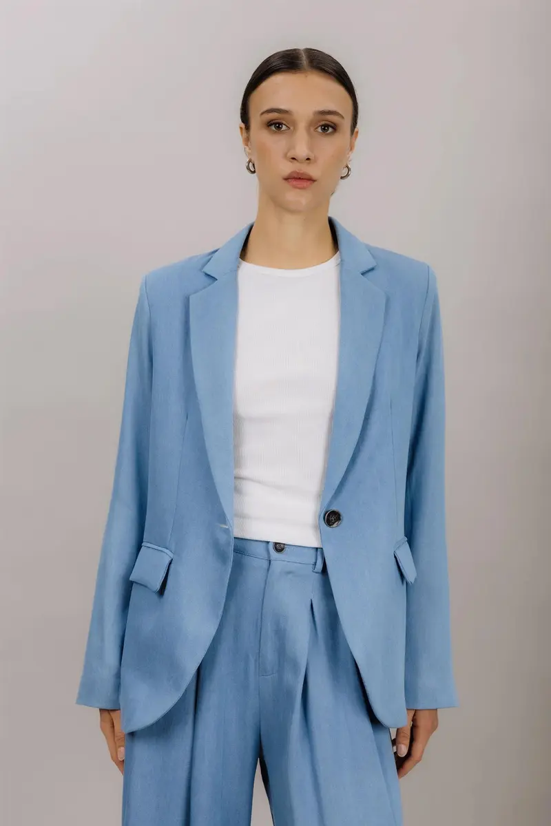 Tharia Blazer
