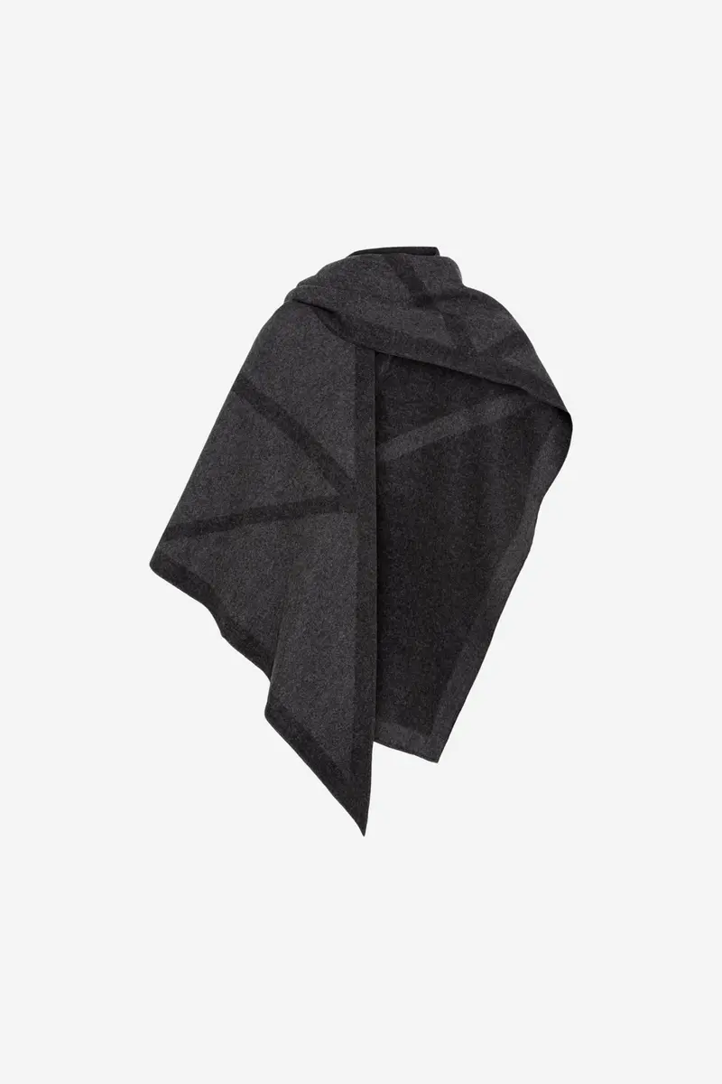Triangle Scarf Charcoal/Volcano