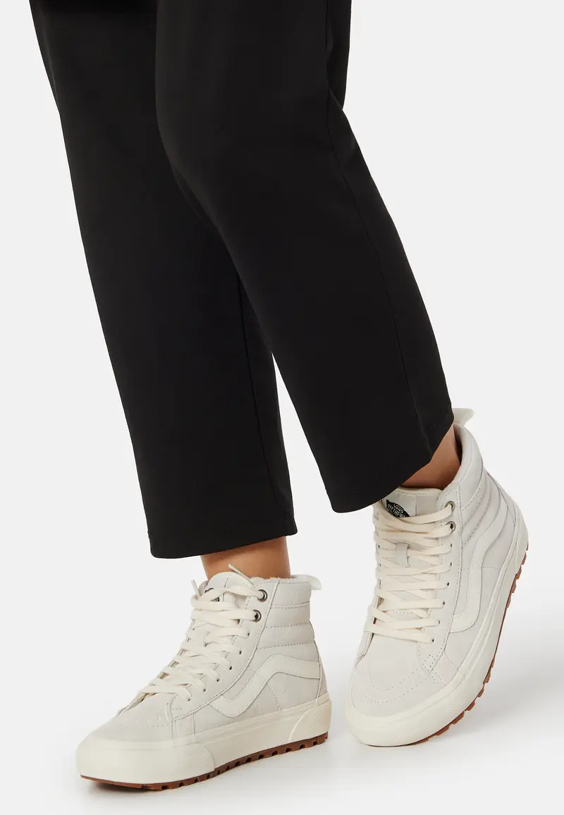UA SK8-HI Sneakers