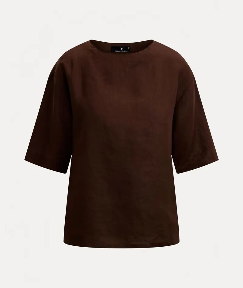 Valeria Tee
