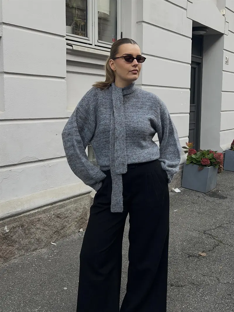 Verona Slim Scarf Sweater