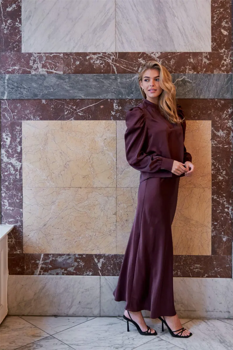 Vicky Heavy Sateen Skirt Burgundy