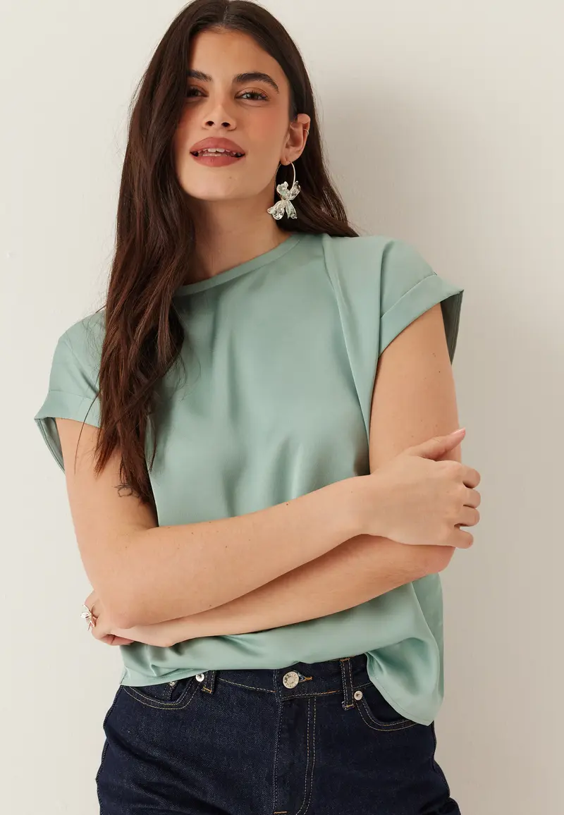 Viellette S/S Satin Top