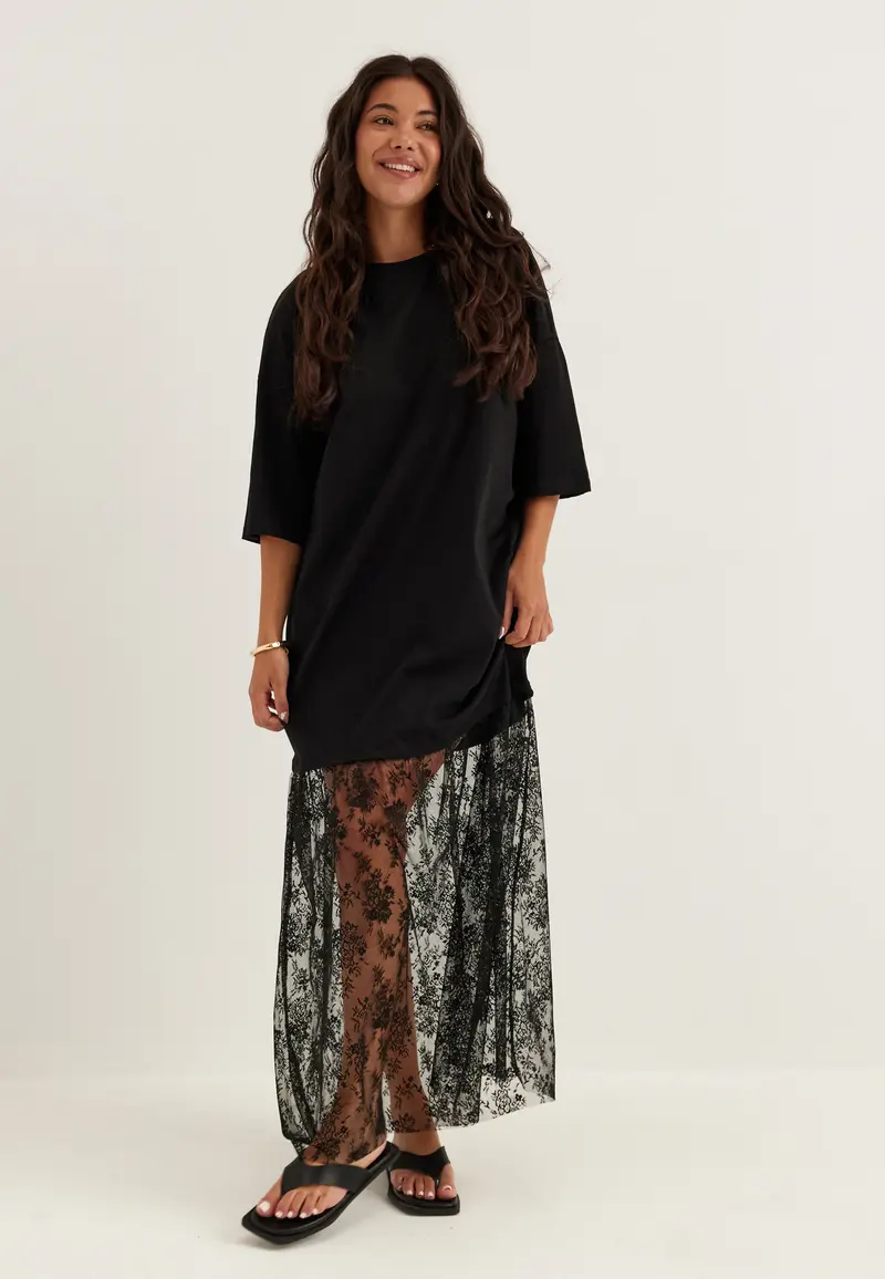 Vikata S/S OVERSIZE LACE DRESS