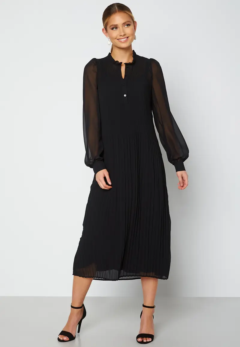 Vikia Dress