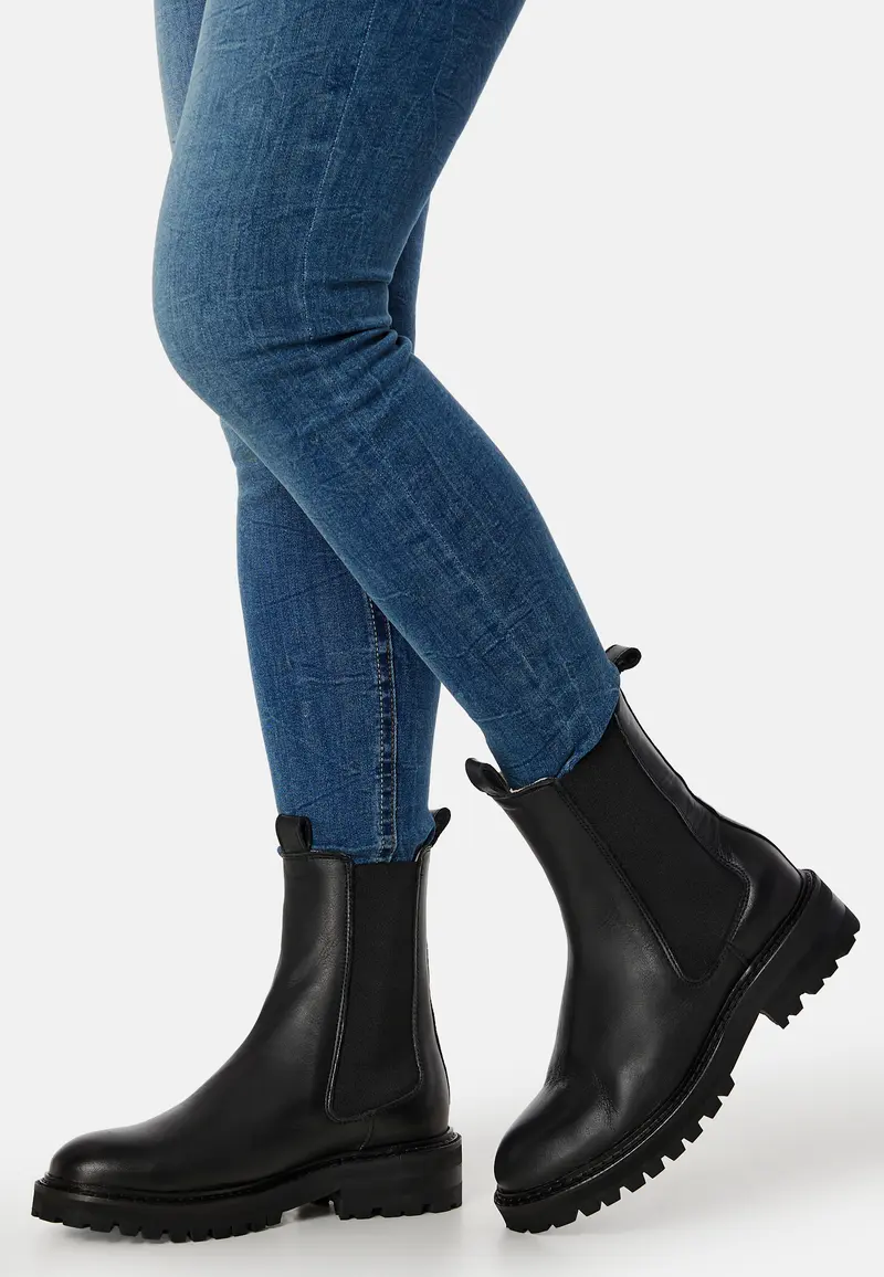 Vilma Leather Chelsea Boot