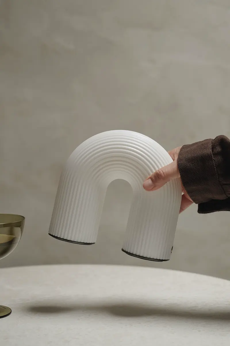 Vuelta Portable Lamp