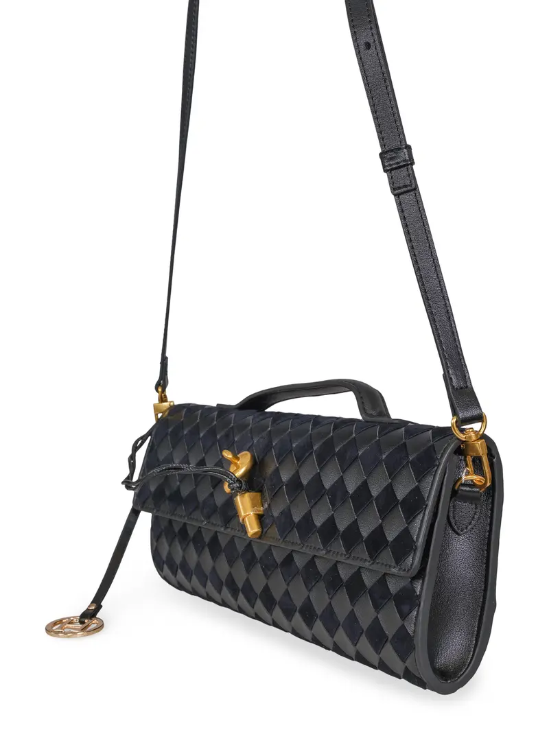 Woven leather clutch Sort