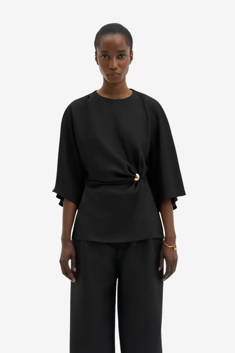 Zilla Brooch Detailed Blouse Black