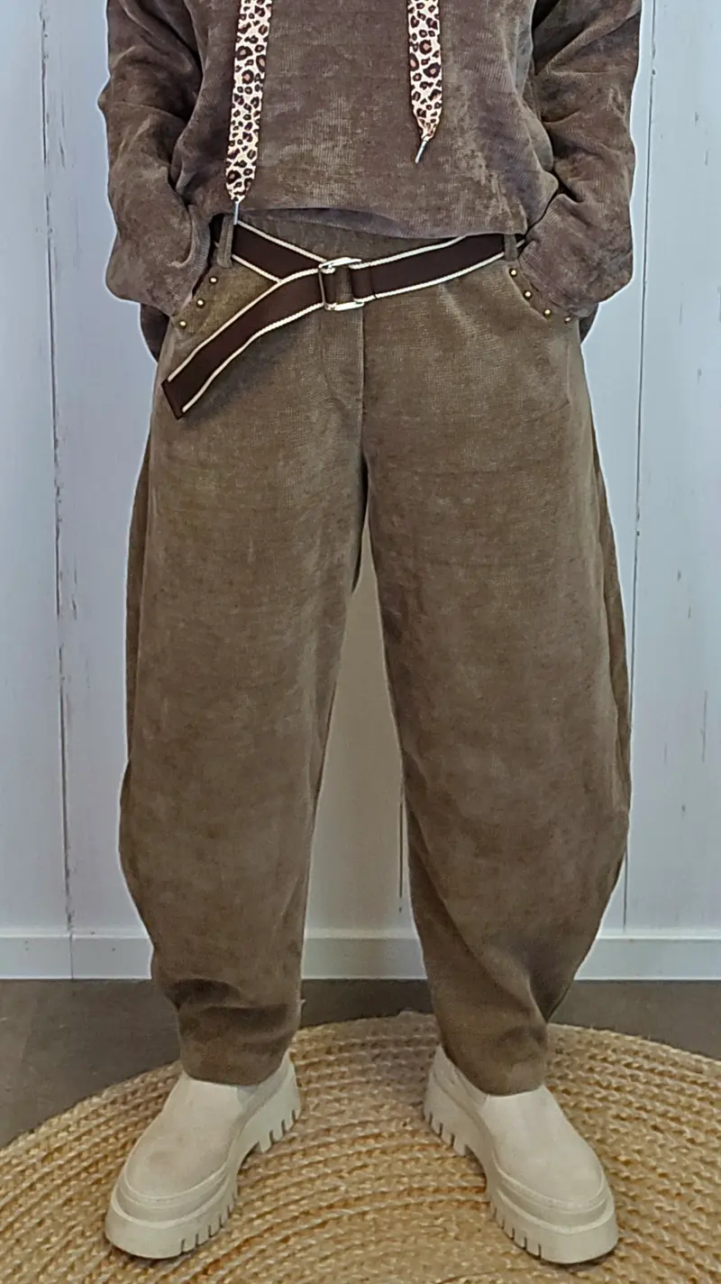 Zoe minikordbukse i barrel-modell taupe